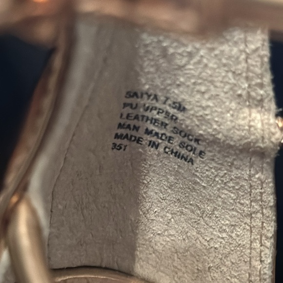 Steve Madden Gold Heels - Picture 5 of 9